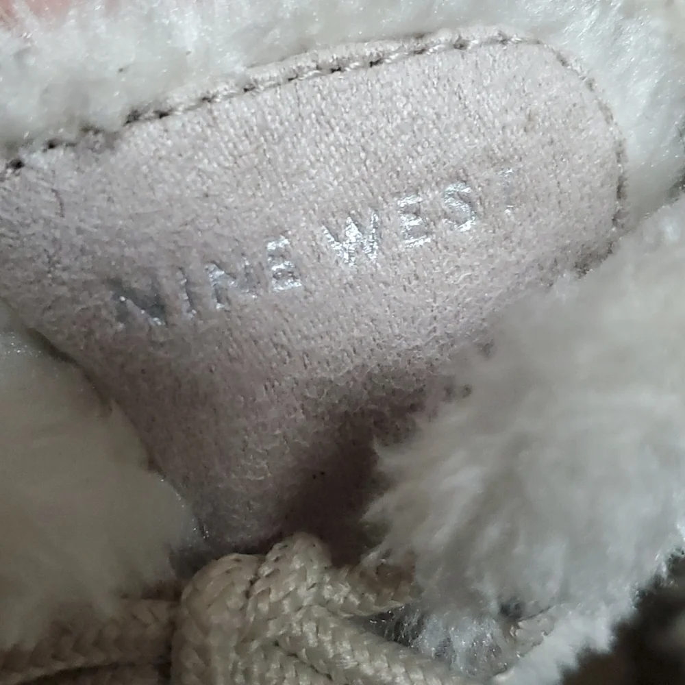 Nine West Boots Size 5 Toddler Faux Fur Light Tan Girls Lace Up